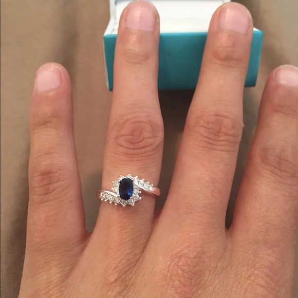 Ring - Picture 3 of 4